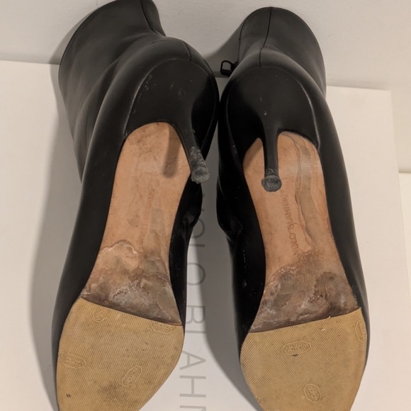 Manolo Blahnik Sleek Black Heeled Boots - Picture 4 of 6